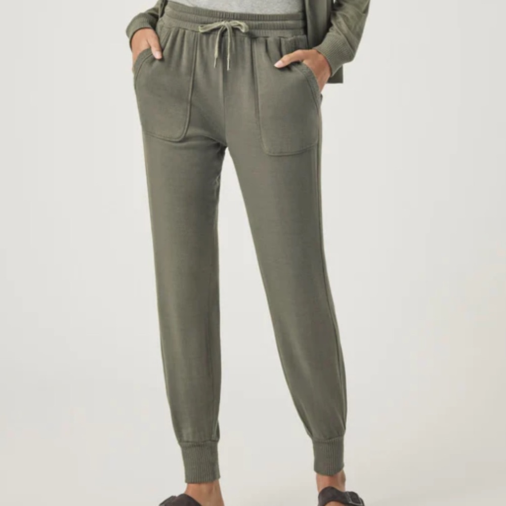 SPLENDID SUPER SOFT JOGGER Soft Vintage Olive Branch PANTS COMY DRESSY NEW